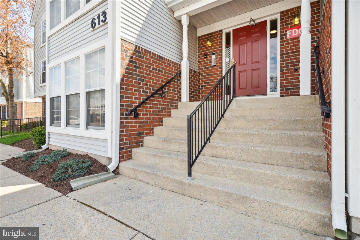 613 Himes Ave #Xi105