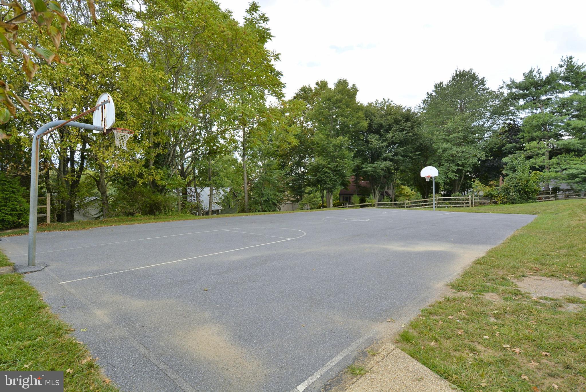 6949 Fox Chase Rd