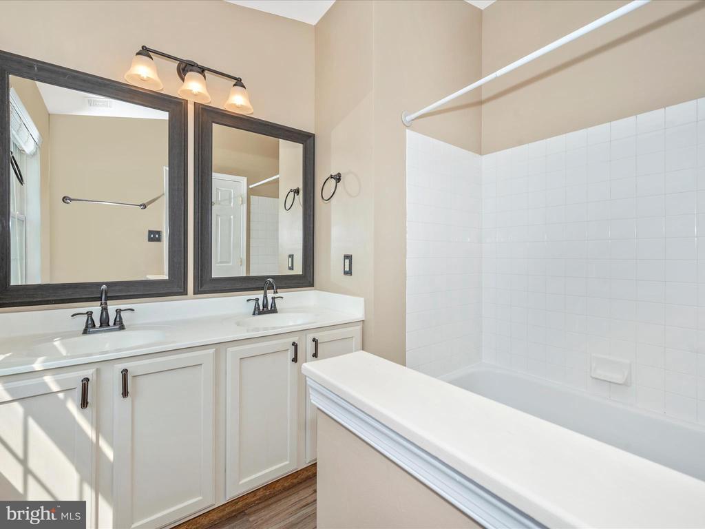 503 Ellison Ct