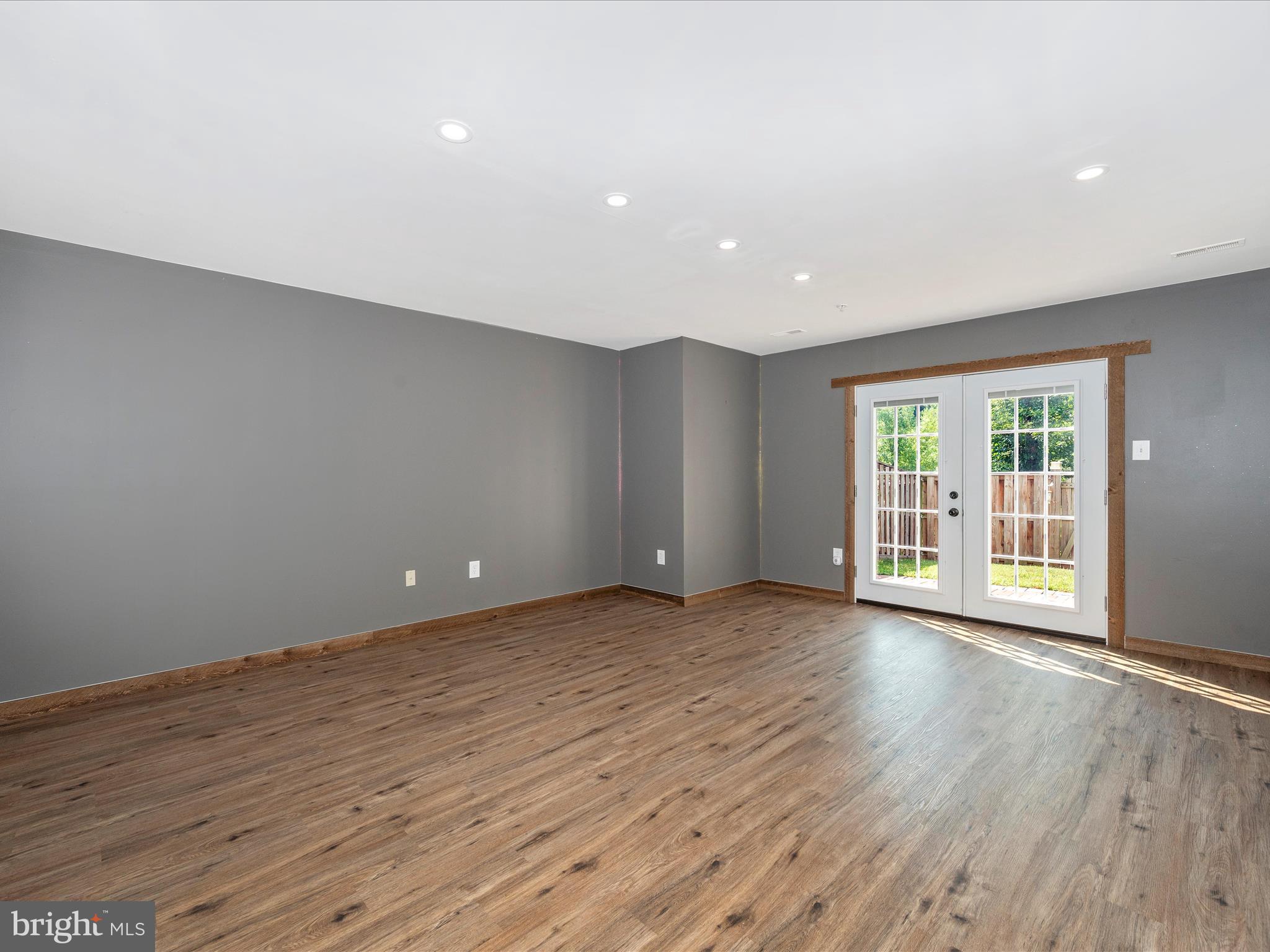 503 Ellison Ct