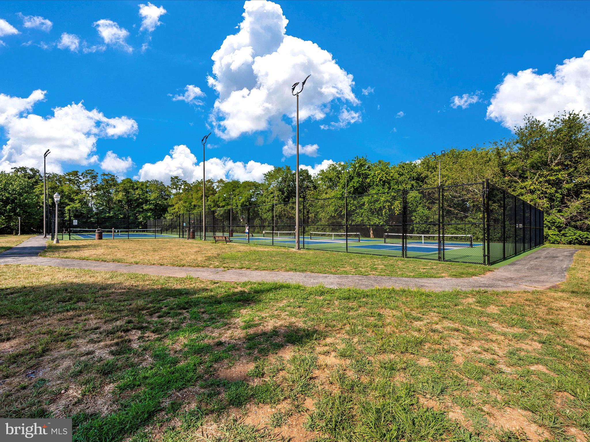 503 Ellison Ct