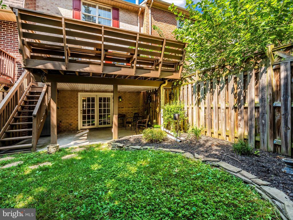 7993 Schooner Ct