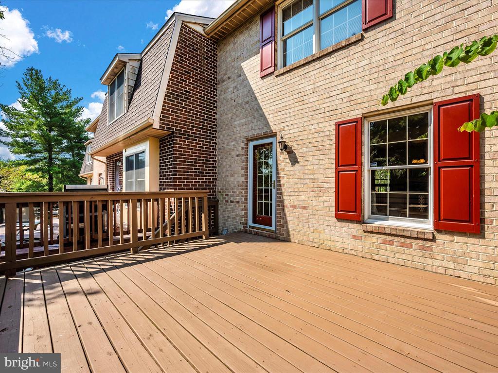 7993 Schooner Ct