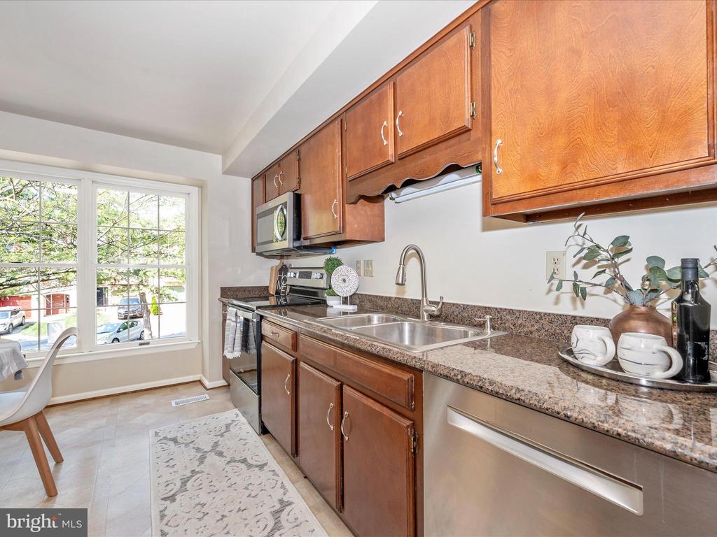 7993 Schooner Ct