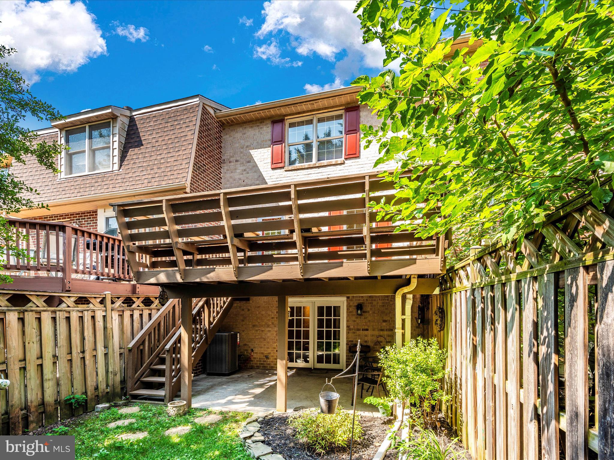 7993 Schooner Ct
