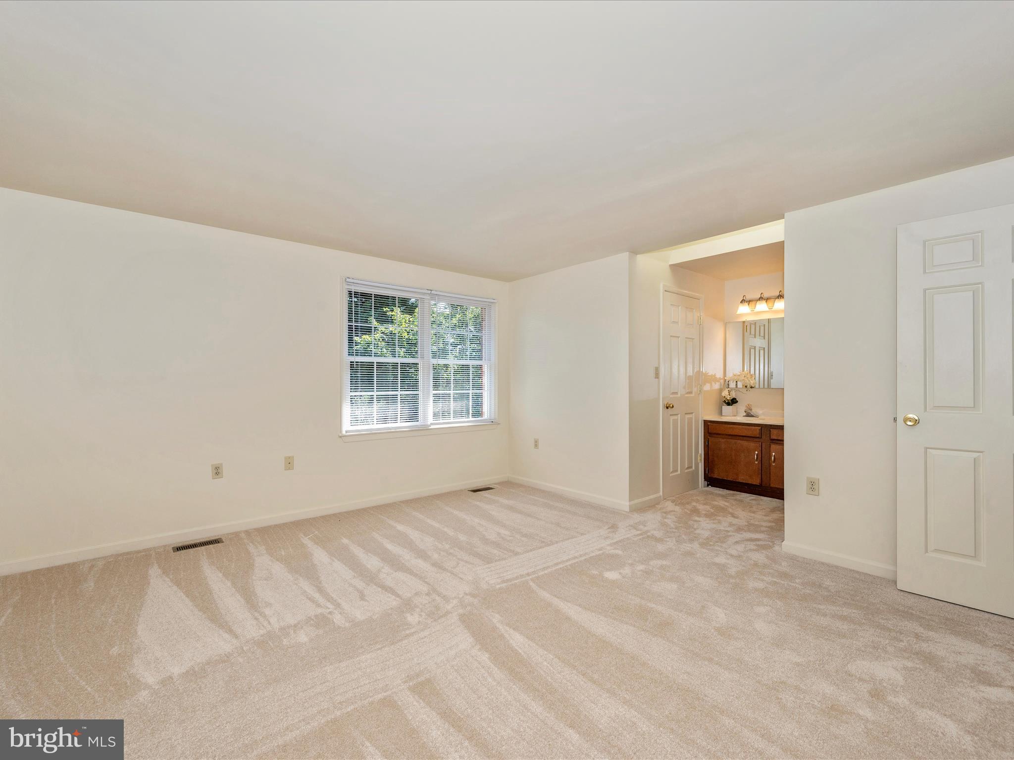 7993 Schooner Ct