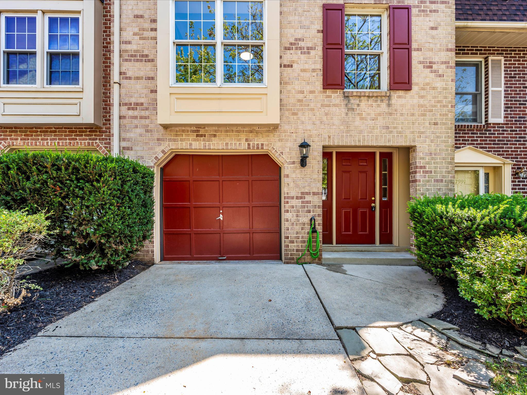7993 Schooner Ct