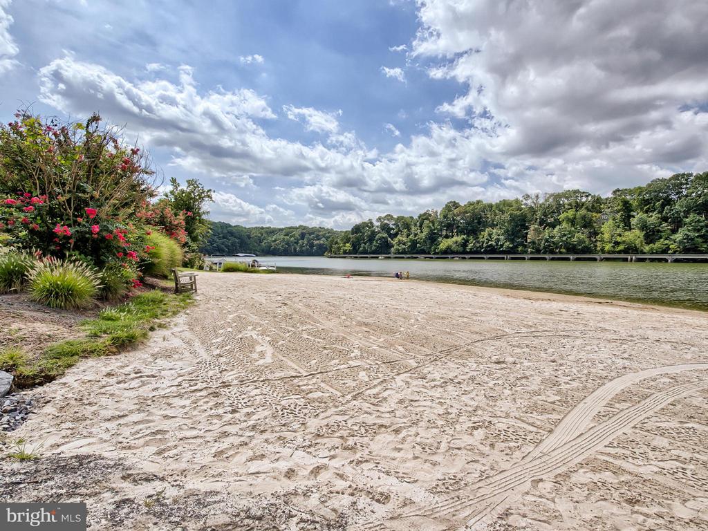 6764 LAKERIDGE WEST