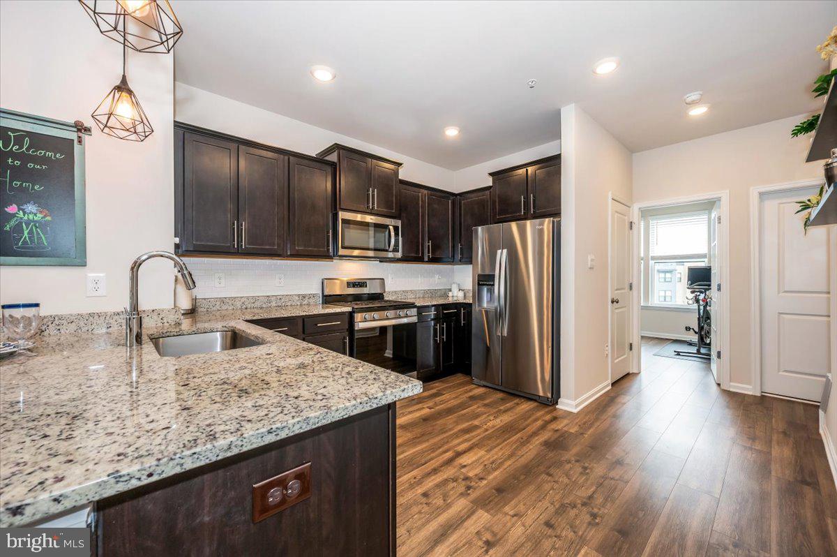 826 Creekway Dr