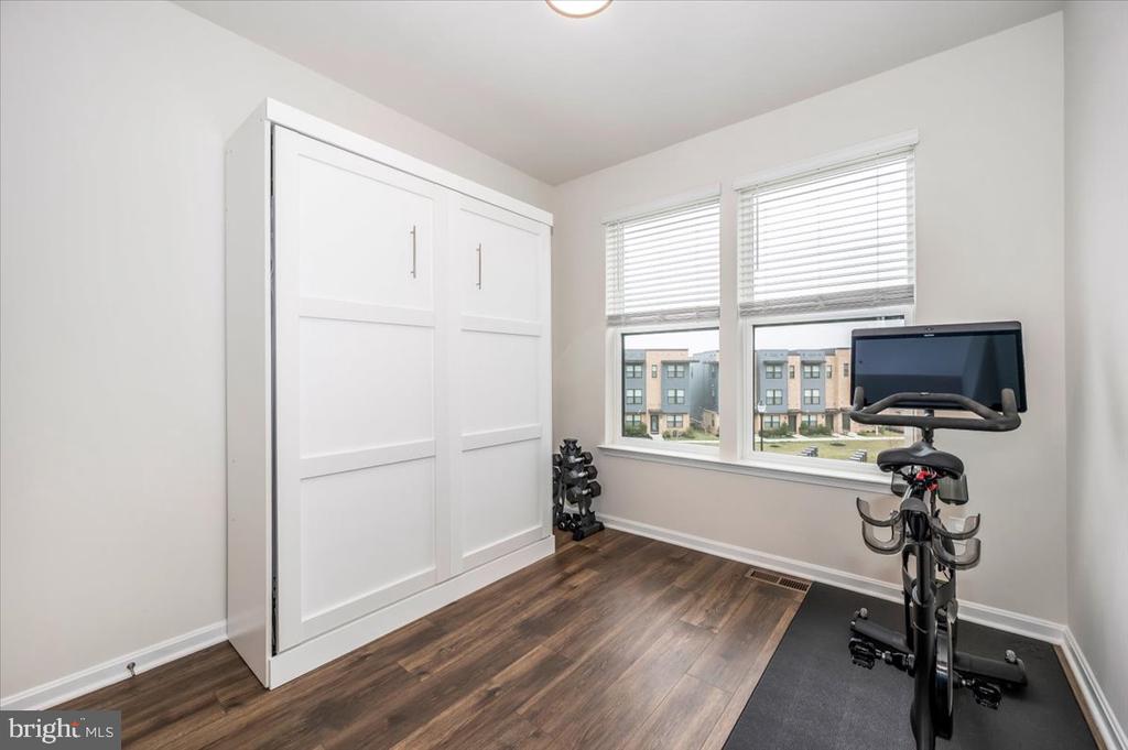 826 Creekway Dr