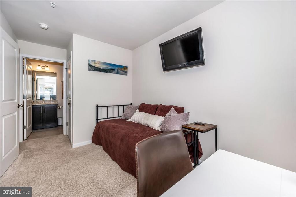 826 Creekway Dr