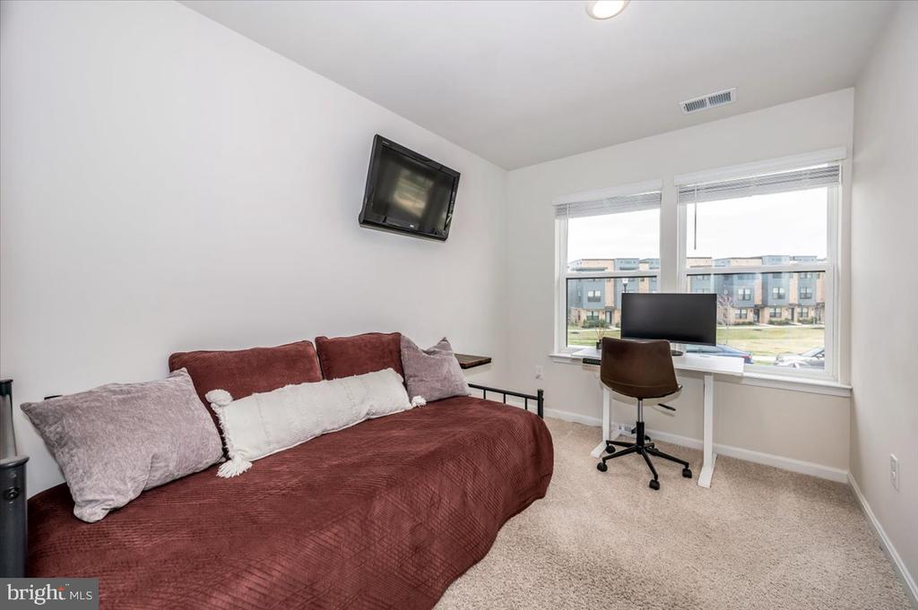 826 Creekway Dr
