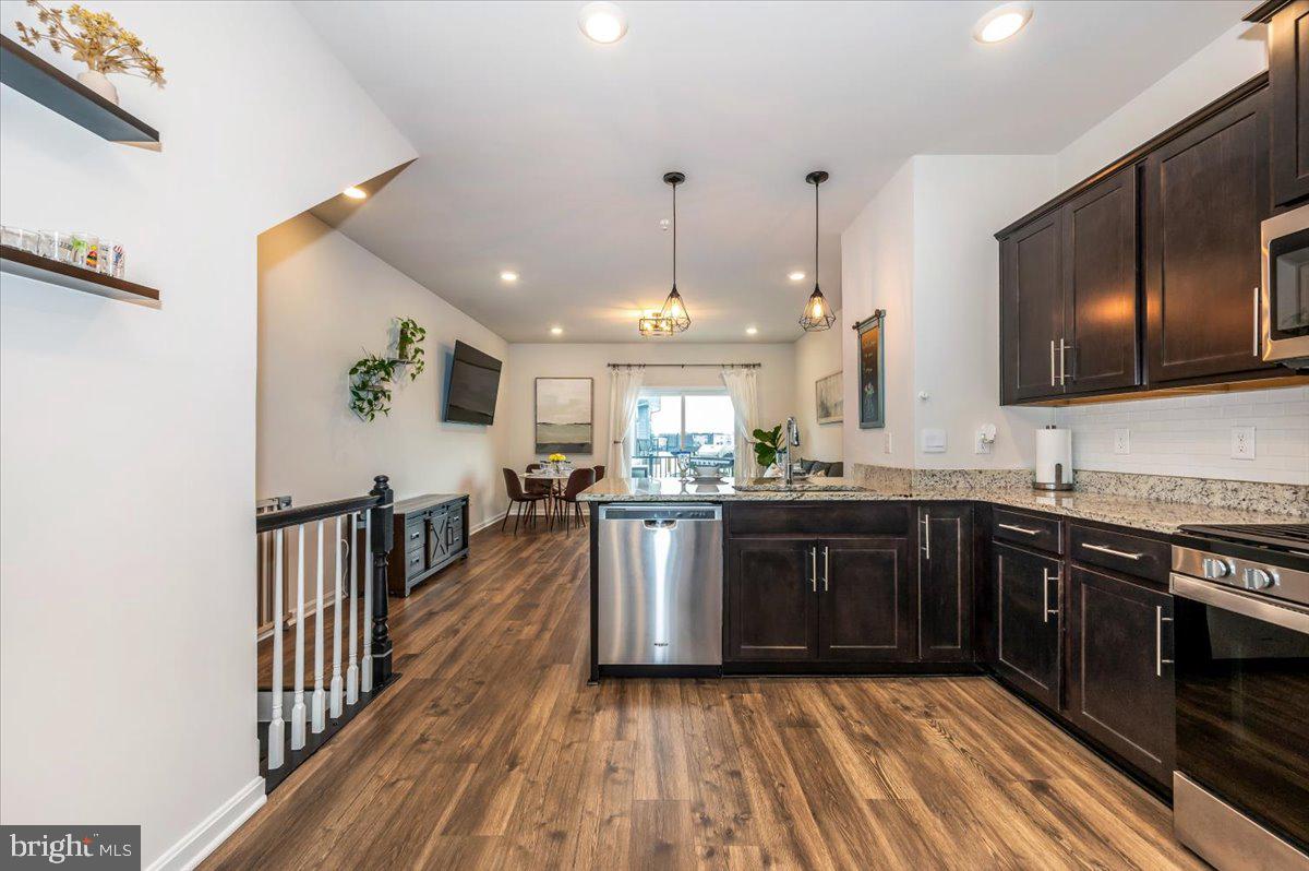 826 Creekway Dr