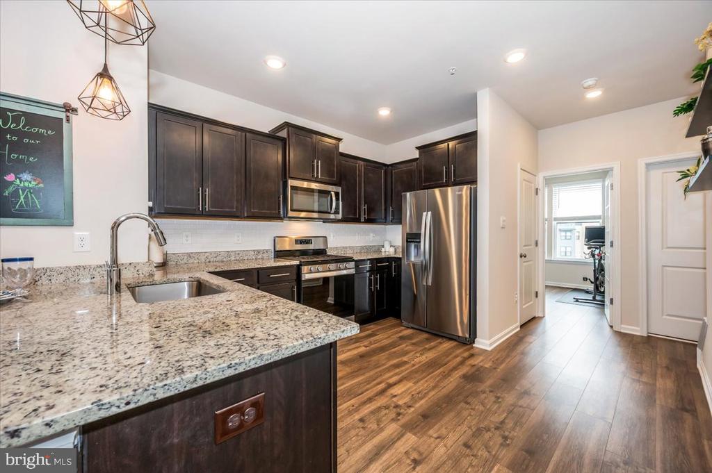826 Creekway Dr