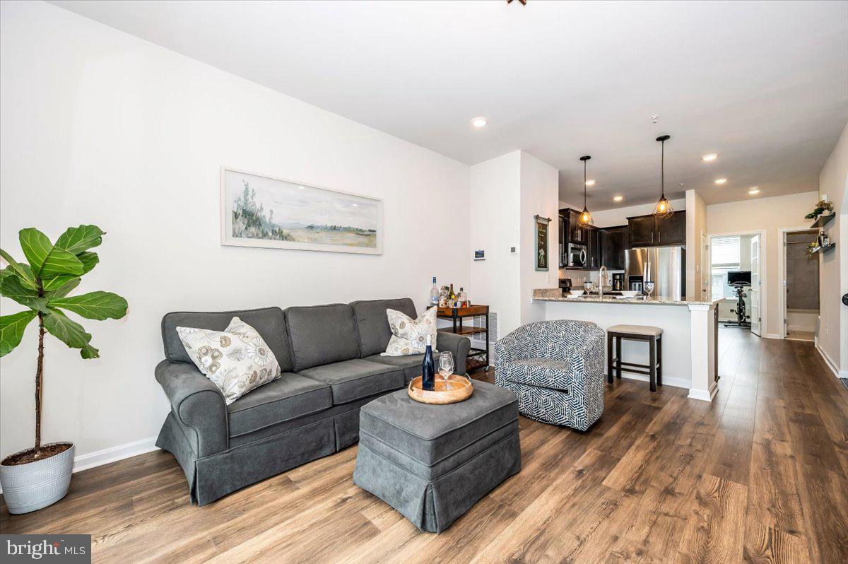 826 Creekway Dr