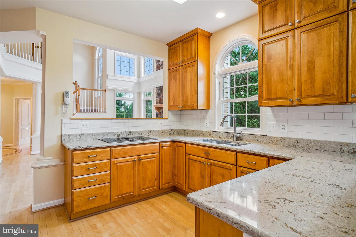 2523 Bear den Rd