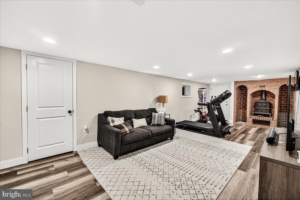 3913 BAKER VALLEY ROAD