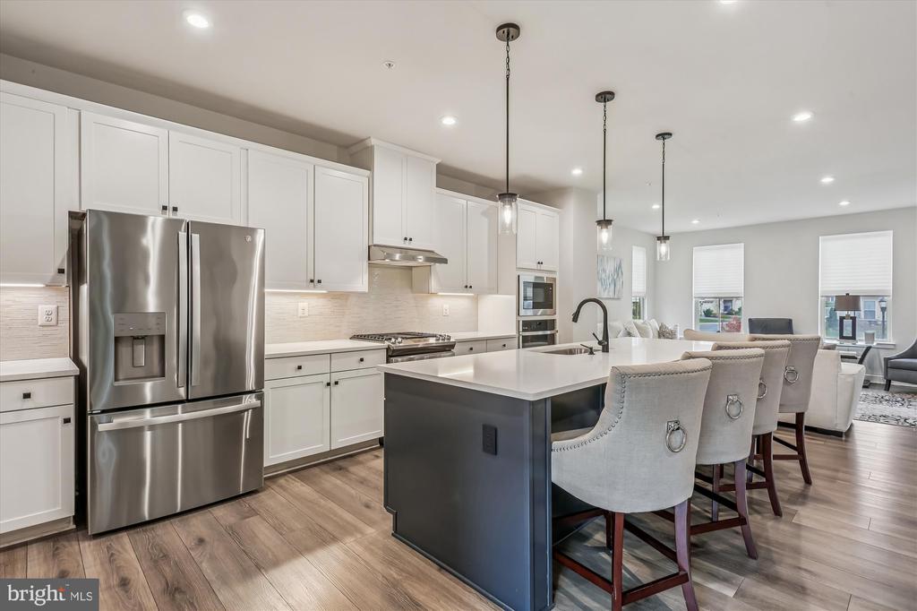 5912 GARDEN WALK DRIVE