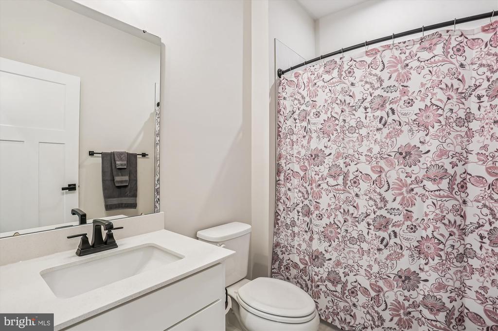 5912 GARDEN WALK DRIVE
