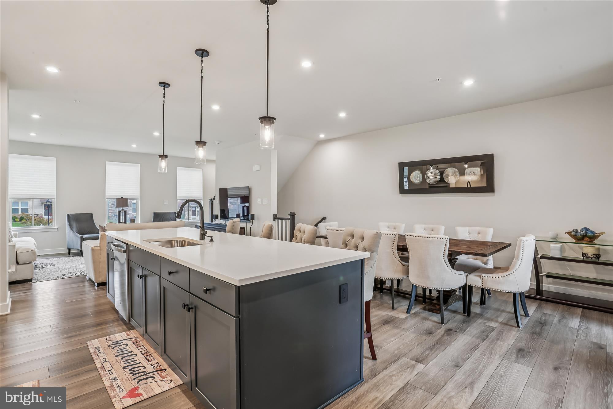 5912 GARDEN WALK DRIVE