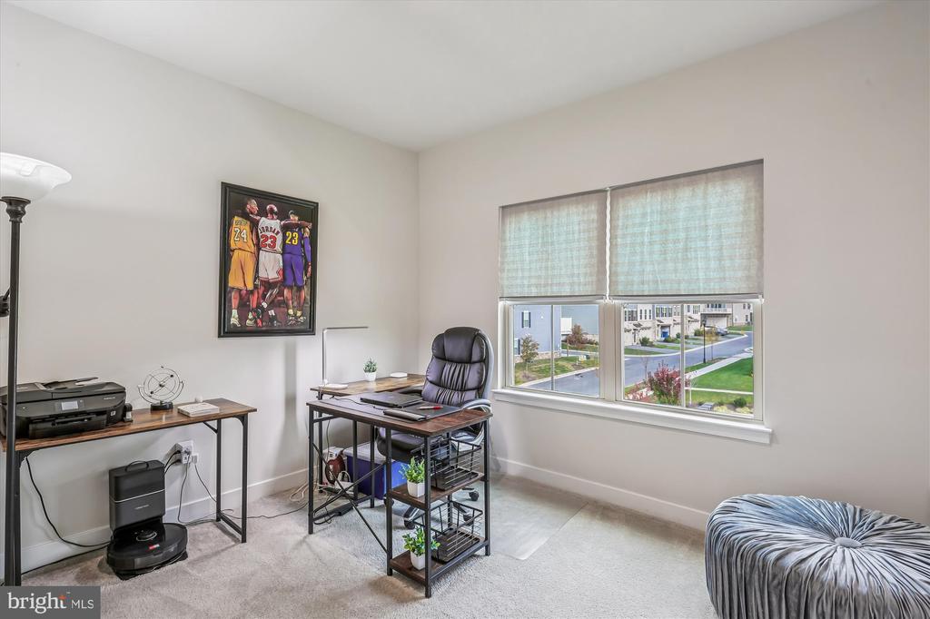 5912 GARDEN WALK DRIVE