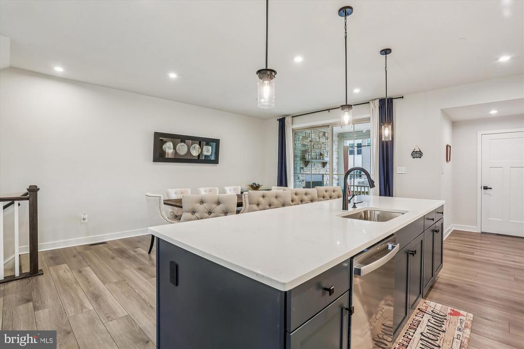 5912 GARDEN WALK DRIVE