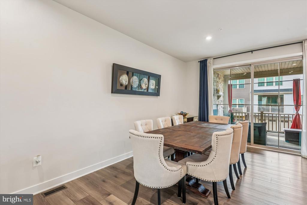 5912 GARDEN WALK DRIVE