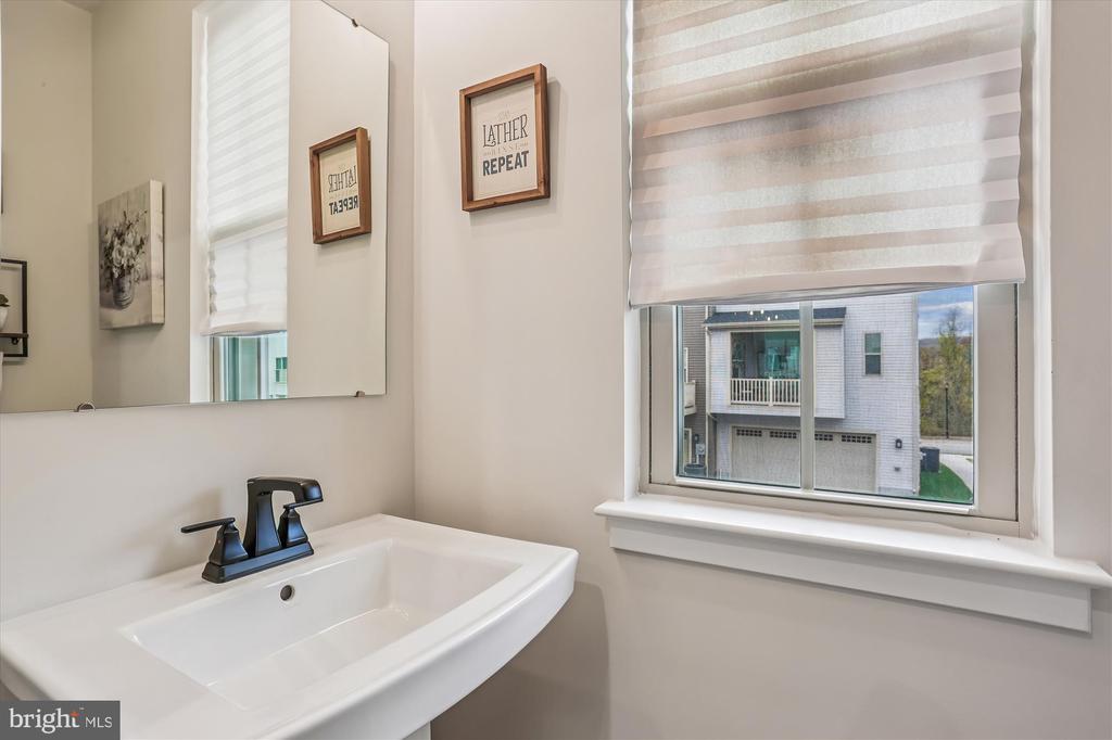 5912 GARDEN WALK DRIVE
