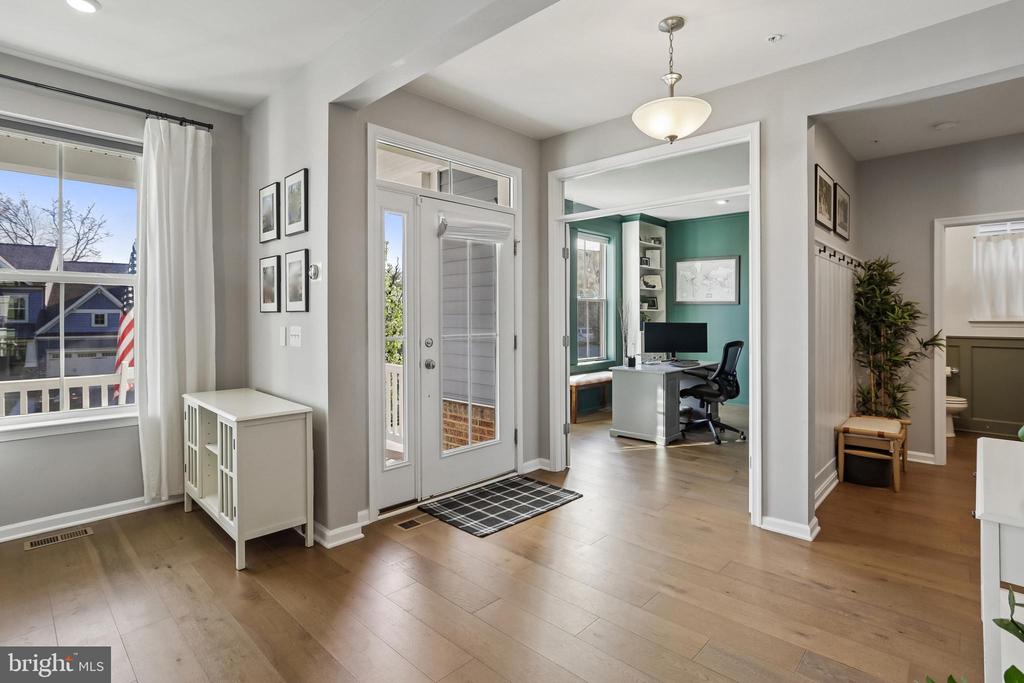 1109 SAXTON DRIVE