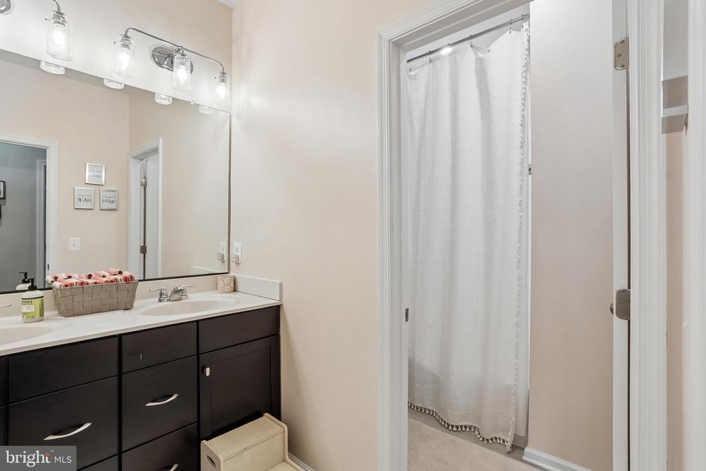 1109 SAXTON DRIVE