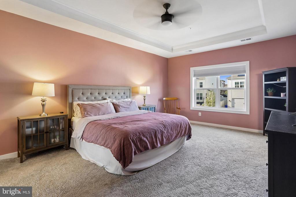 1109 SAXTON DRIVE