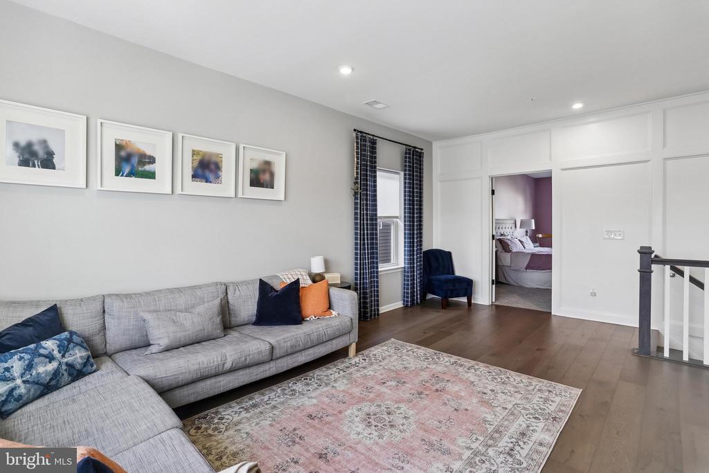 1109 SAXTON DRIVE