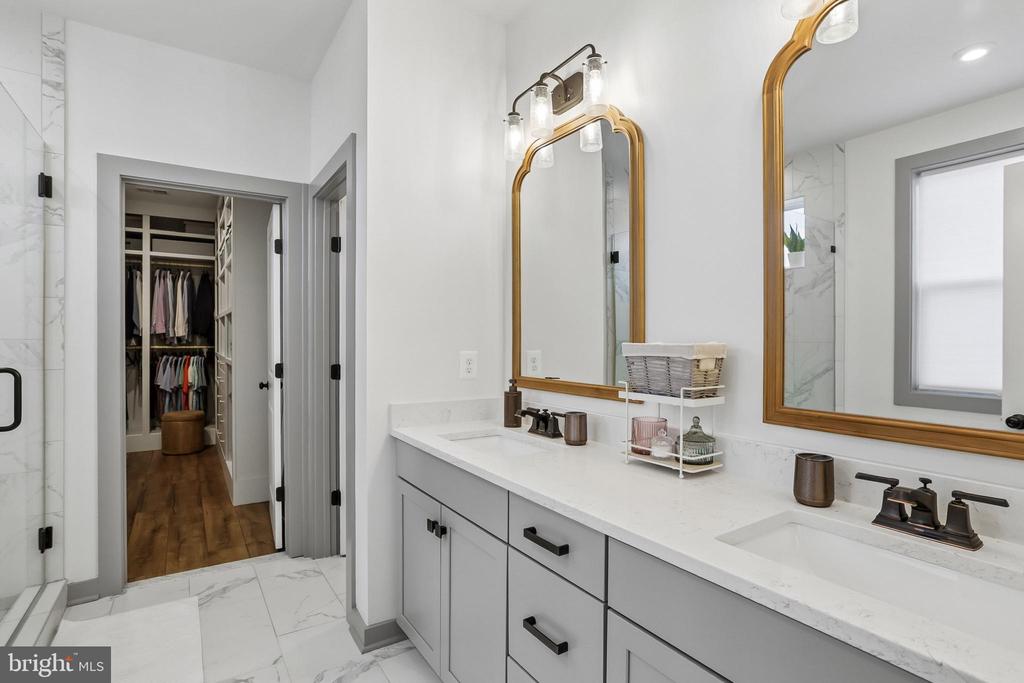 1109 SAXTON DRIVE