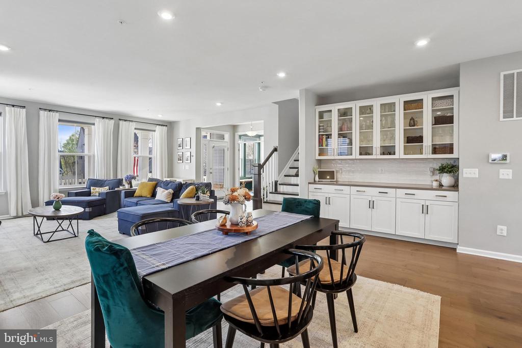 1109 SAXTON DRIVE
