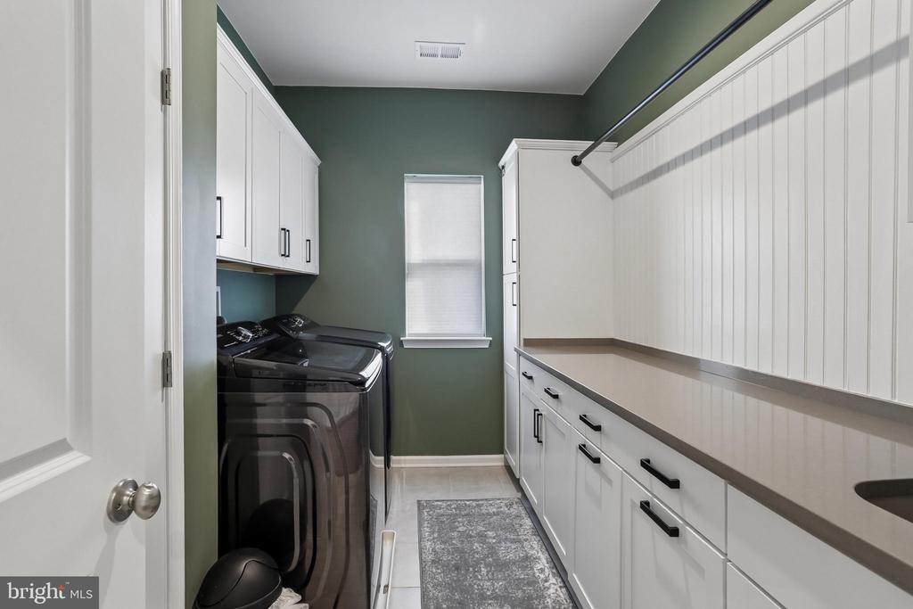 1109 SAXTON DRIVE