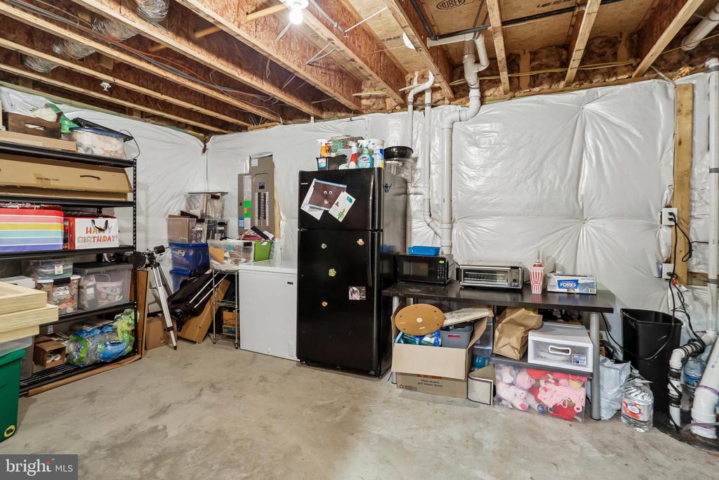 1109 SAXTON DRIVE