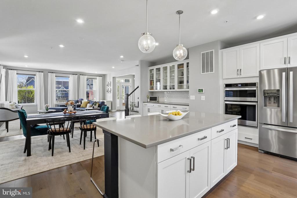 1109 SAXTON DRIVE