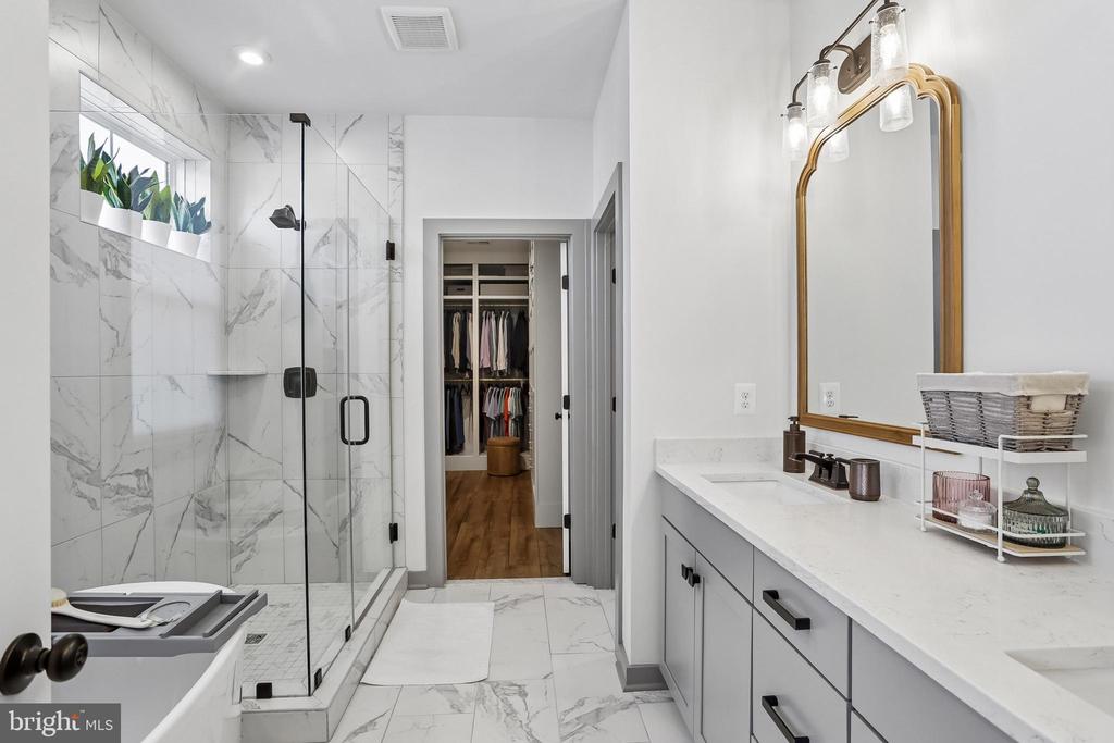 1109 SAXTON DRIVE