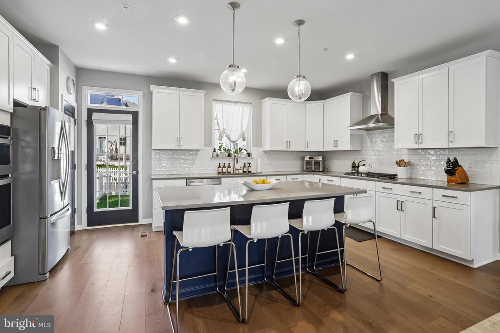 1109 SAXTON DRIVE