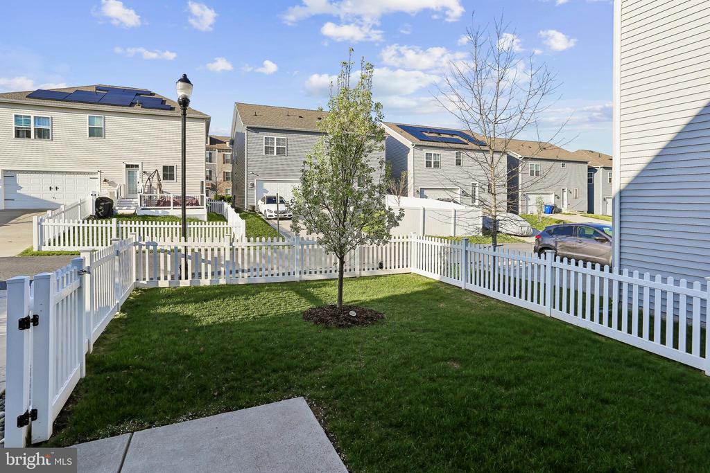 1109 SAXTON DRIVE