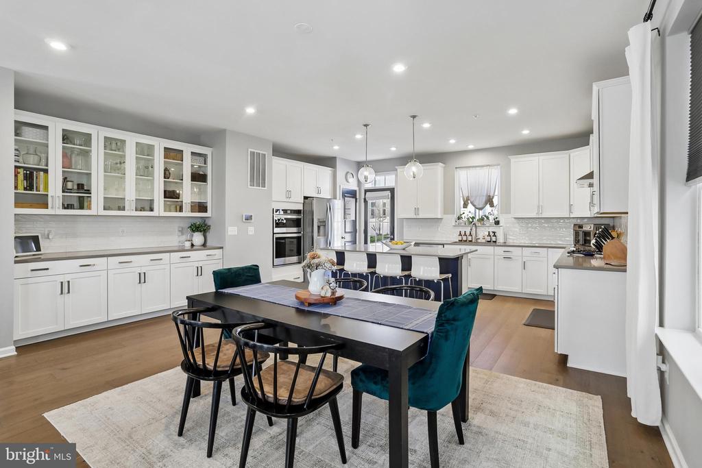 1109 SAXTON DRIVE