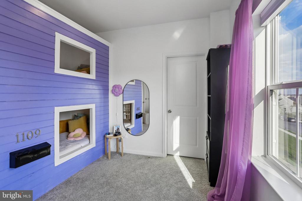 1109 SAXTON DRIVE