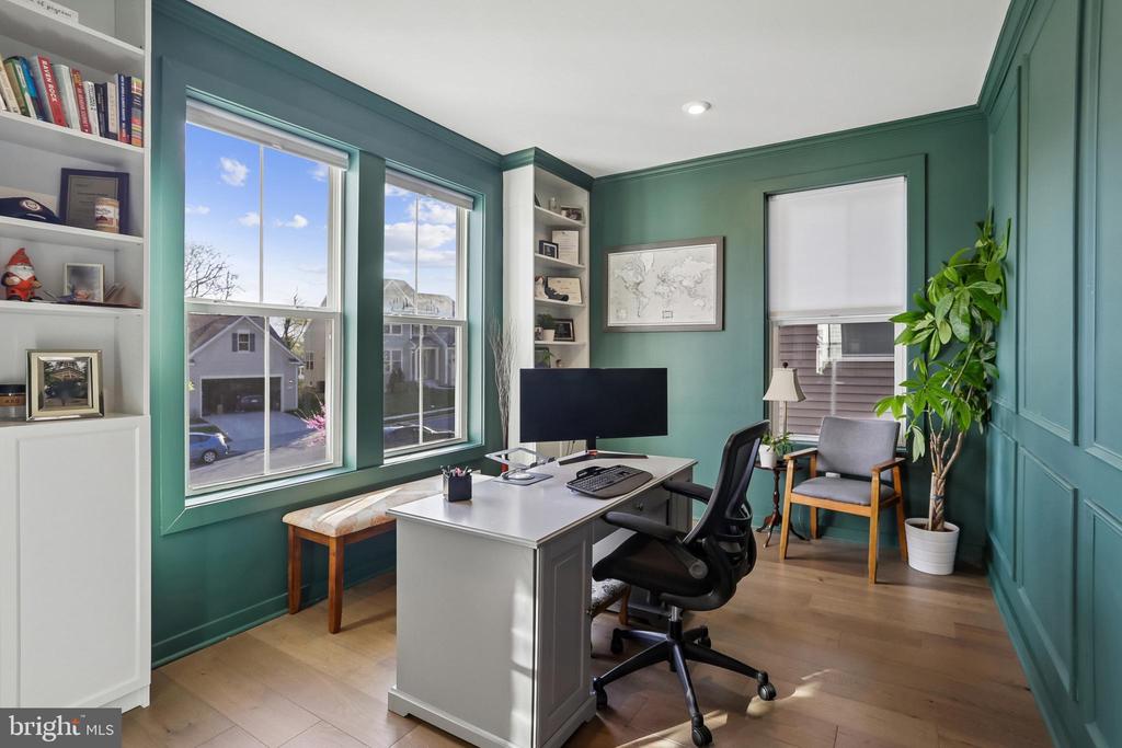 1109 SAXTON DRIVE