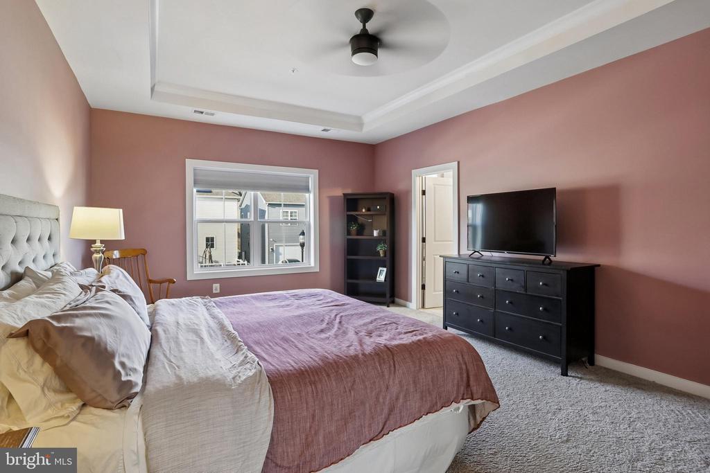 1109 SAXTON DRIVE