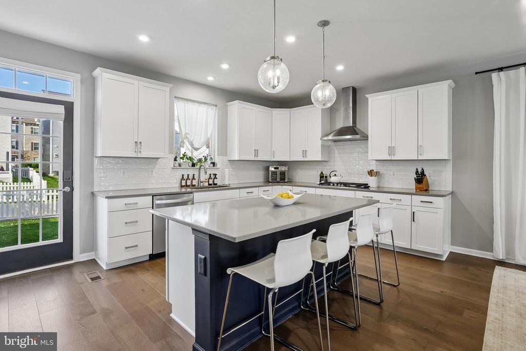 1109 SAXTON DRIVE