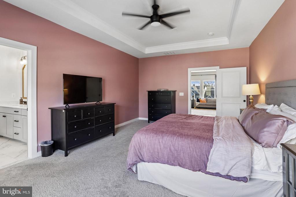 1109 SAXTON DRIVE