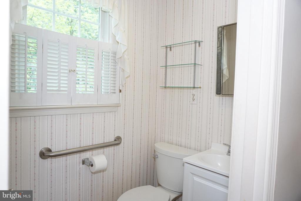 1304 CHEZ COURT
