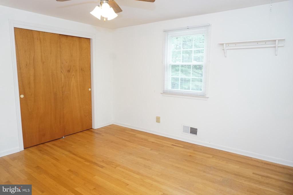 1304 CHEZ COURT