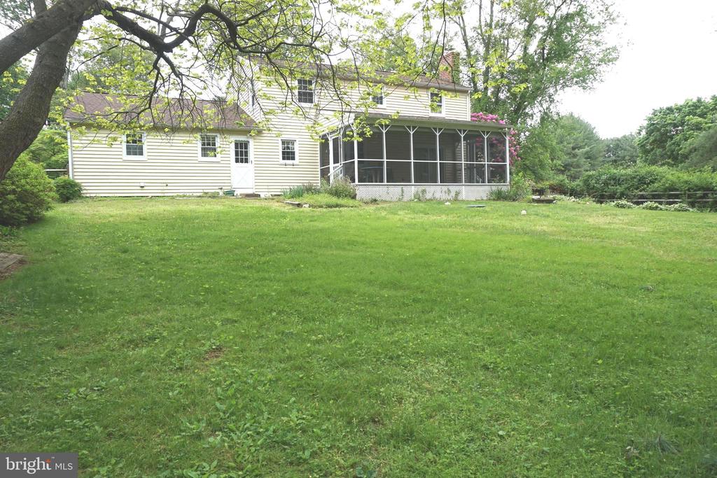 1304 CHEZ COURT