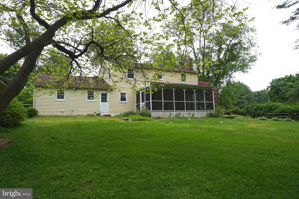 1304 CHEZ COURT
